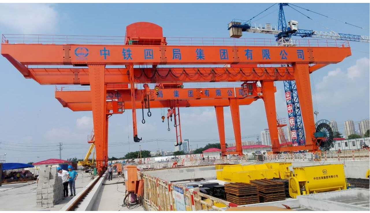 中鐵四局常州鐵50t出渣門機(jī)